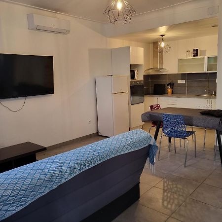 Clementine Apartment Колюр Екстериор снимка
