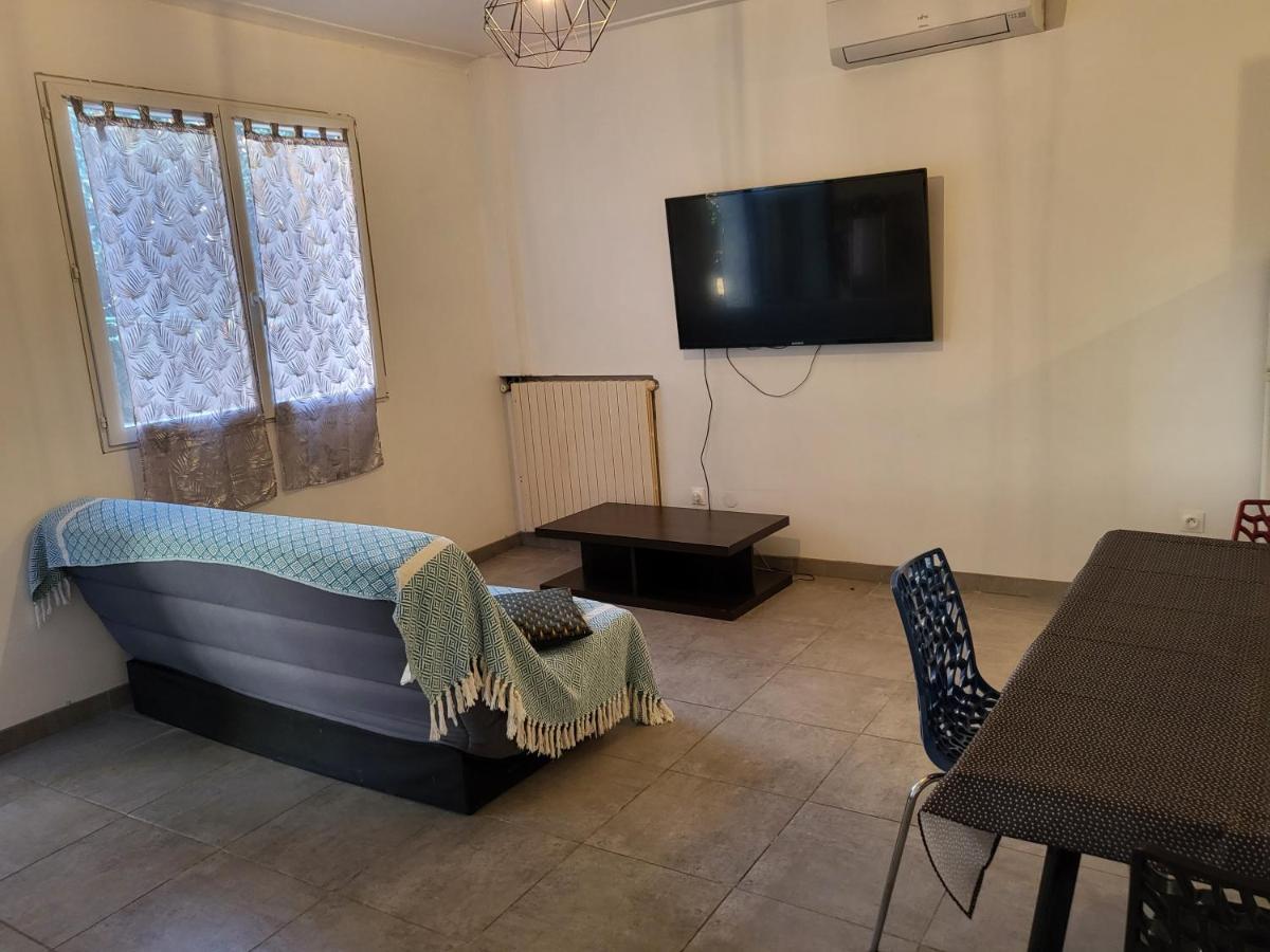 Clementine Apartment Колюр Екстериор снимка